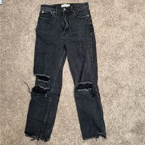 A&F Ultra High-Rise Ankle Straight Jeans - Size 28/6 - Black Fade